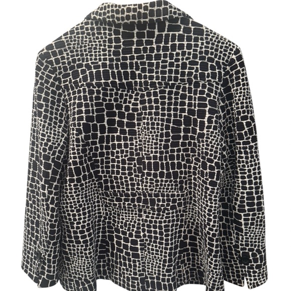 Cheryl Nash XL Blazer – Bold Black & White Geometric Print, Chic & Versatile - Picture 2 of 3